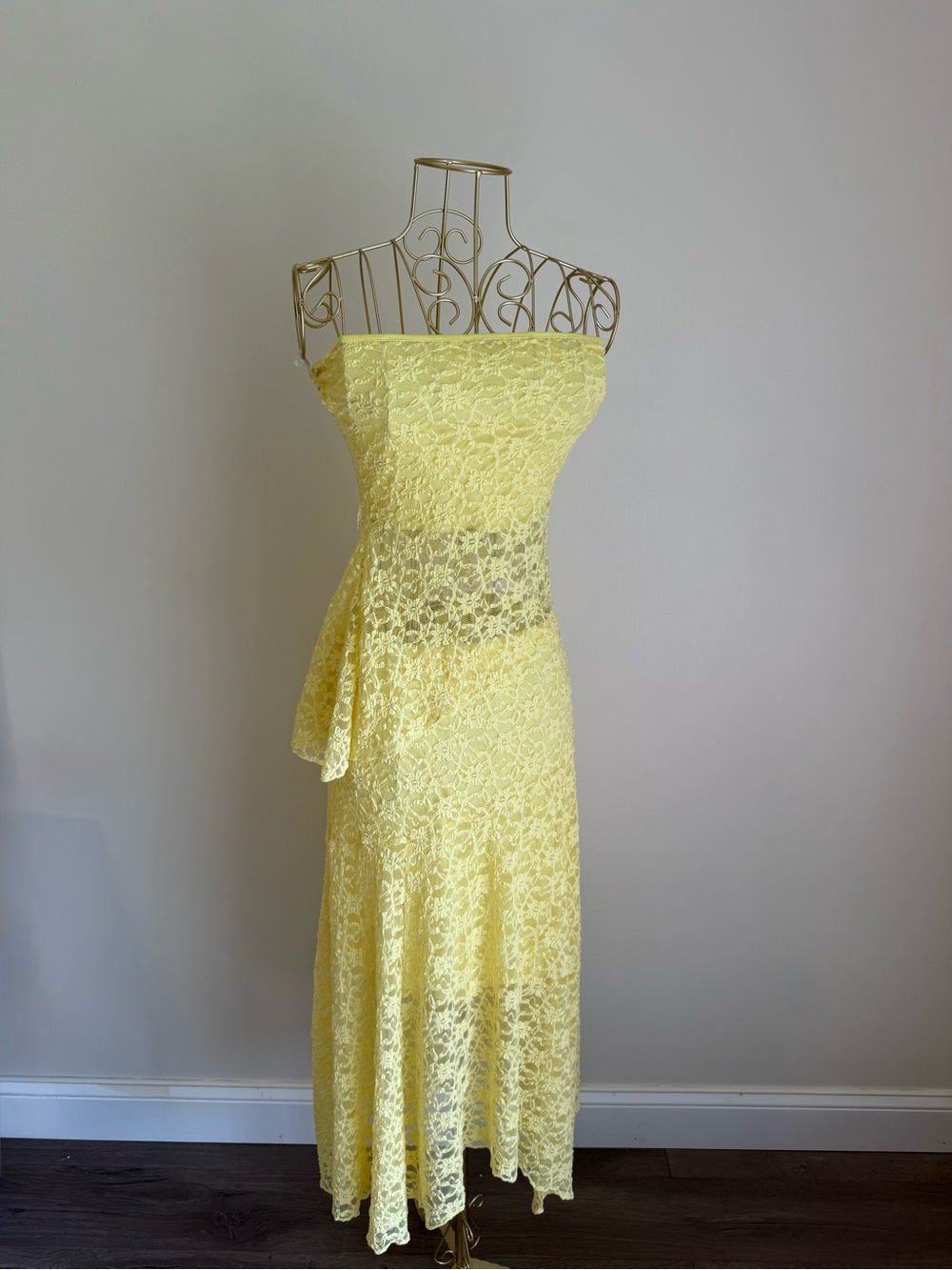 Fashion Nova Strapless Yellow Lace 2 piece set